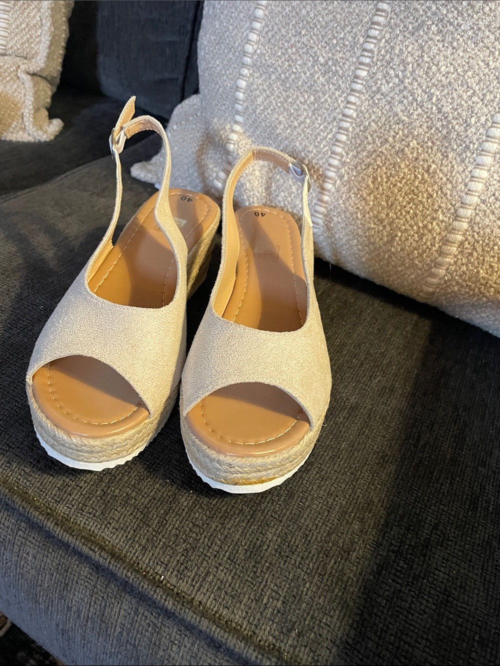 Women’s Light Beige Espadrille Wedge Slingback Sandals size 8